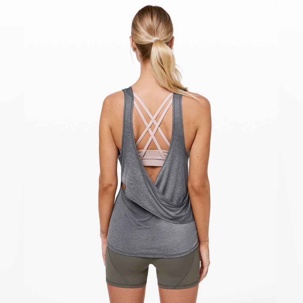 Lululemon‎ Reenergized 2-in-1 Tank top in gray and tan size 10